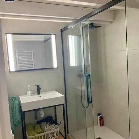 Adosada En Apartament Llo